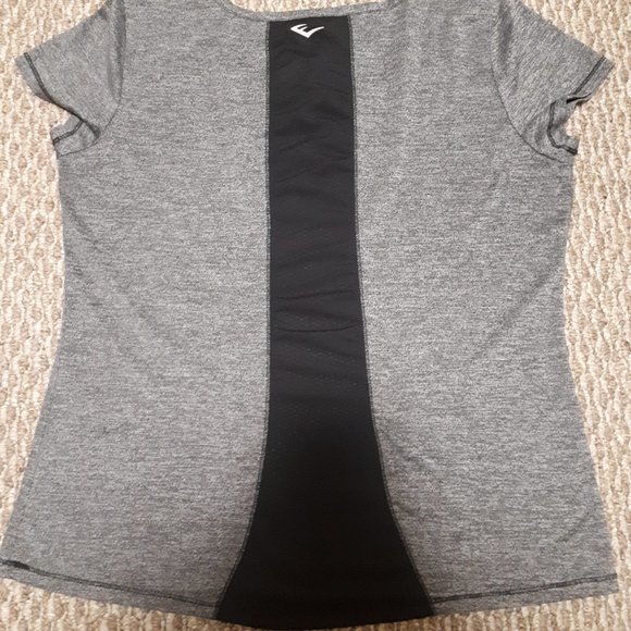 Two t-shirts - Picture 9 of 11